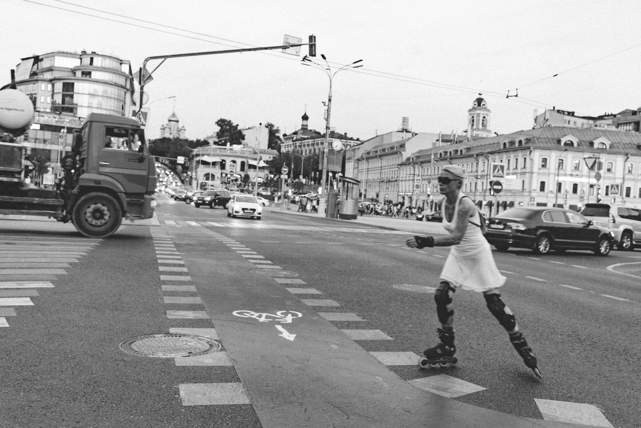 Московский без. Москва и москвичи в фотографиях Ильи Ильфа. Фотография Гиляровского «я и Мои корреспонденты». Ильфы в Москве. Ожидание встречи на Неглинной.